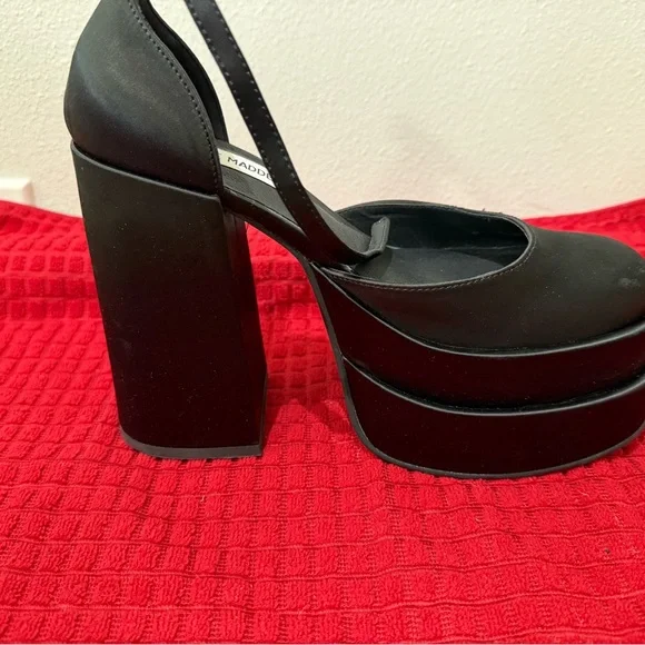 Steve Madden Black Platform Shoes - Picture 4 of 10